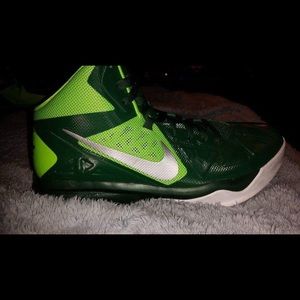 🏀 Nike Men’s basketball shoes 👟